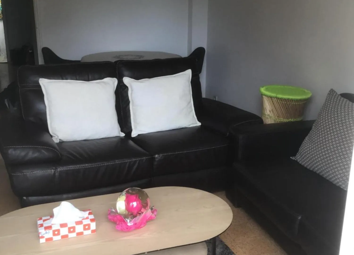 Ayoug Chambre Individuelle Chez Habitat Carpentras 0*,