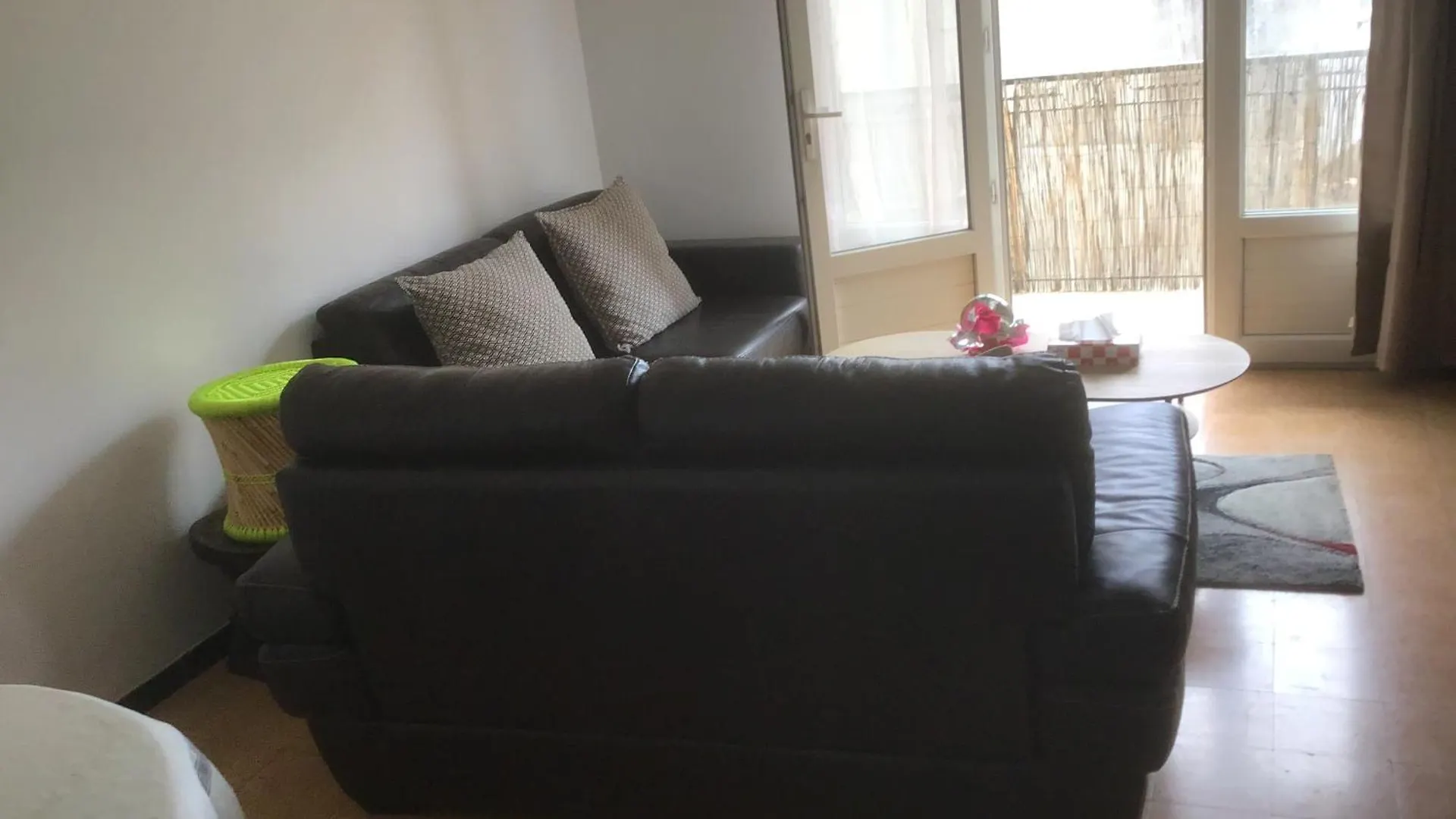 Ayoug Chambre Individuelle Chez Habitat Carpentras Homestay