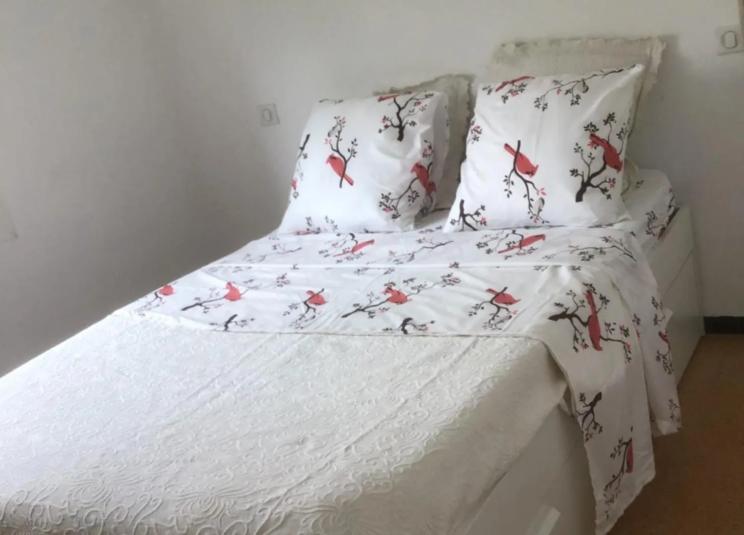 Ayoug Chambre Individuelle Chez Habitat Carpentras France