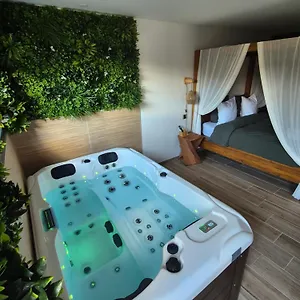 Le Cocoon - Jacuzzi, Sauna Et Piscine Privee Carpentras